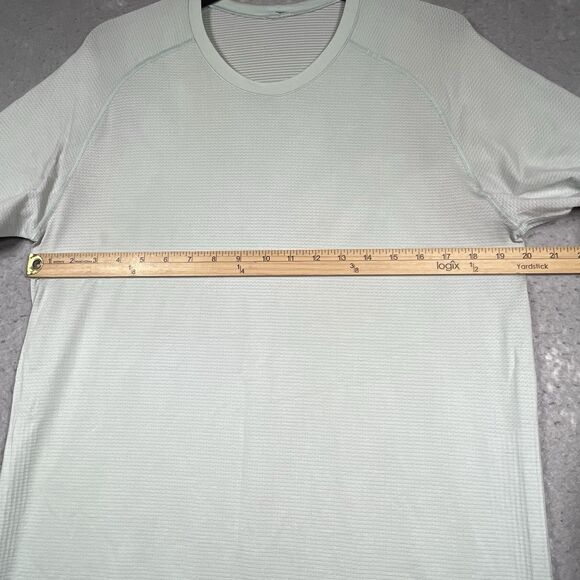 Lululemon Shirt Mens Large Green Short Sleeve Running Hiking T Shirt Athleisure - Picture 6 of 12